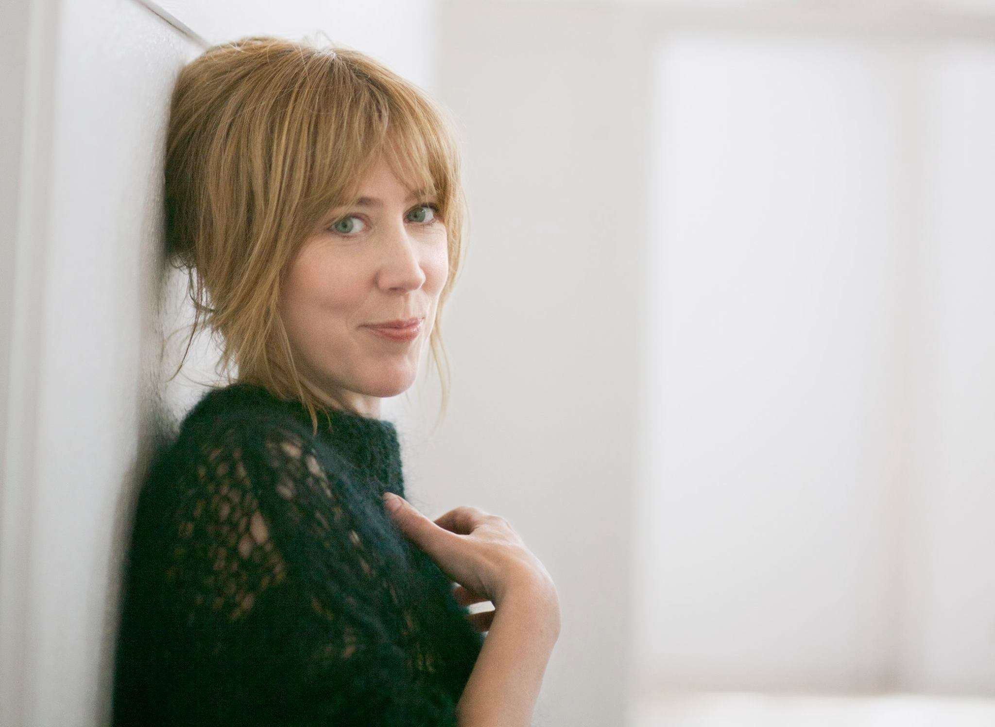 Beth Orton - SourceL https://scontent.foma1-2.fna.fbcdn.net/v/t1.6435-9/72277108_2178436192291315_7691269739657560064_n.jpg?_nc_cat=105&ccb=1-7&_nc_sid=5f2048&_nc_ohc=KT5RFf4gp7QQ7kNvgG3vNEA&_nc_ht=scontent.foma1-2.fna&oh=00_AYAlPF0WjVNh5zsmnwIsZVkKYvNF79MMlkNTpA-y9fRNvg&oe=66966AF2